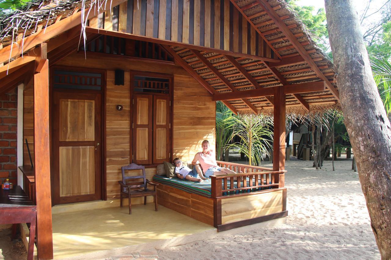 Shiva'S Beach Cabanas Тангалла Экстерьер фото