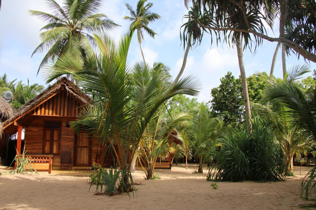 Shiva'S Beach Cabanas Тангалла Экстерьер фото